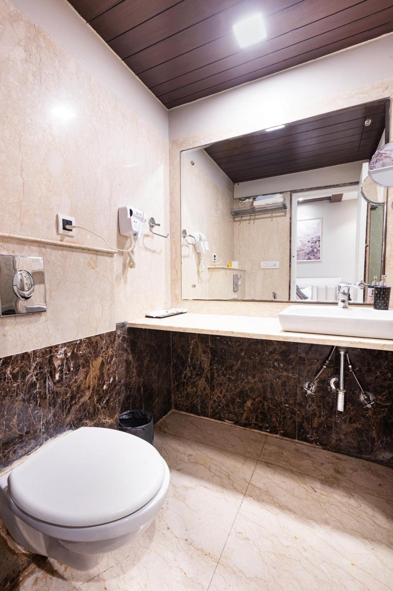 Skon Boutique By Orion Hotels Neu-Delhi Exterior foto